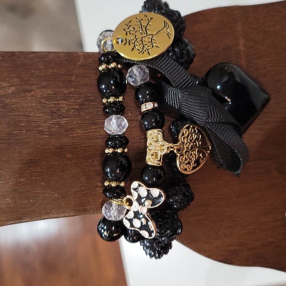 3pcs Black and Gold Beaded Charm Bracelet adjustable NWOT